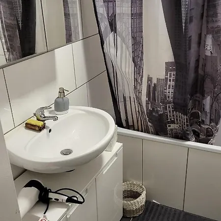Cosy Flat With Mercatorstrasse View Netflix-wifi Duisburg