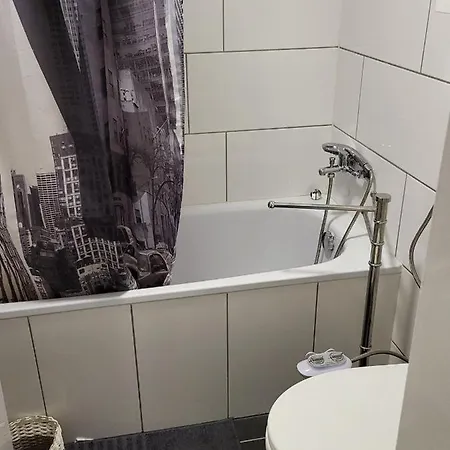 Cosy Flat With Mercatorstrasse View Netflix-wifi Apartment